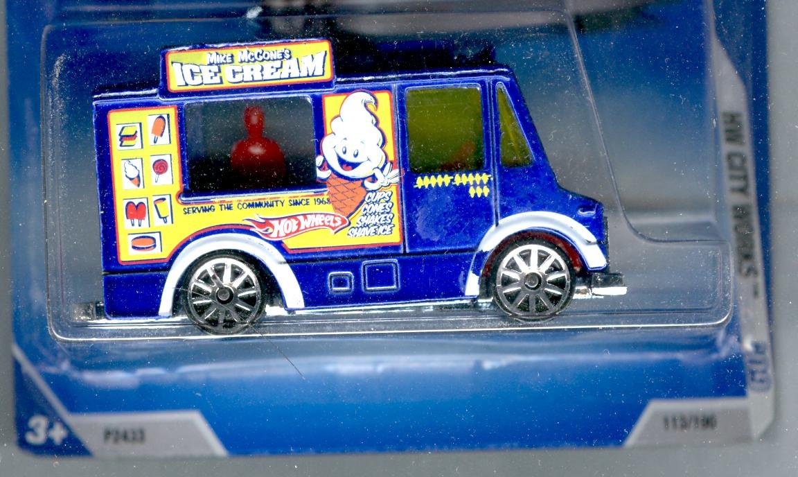 Hot Wheels 2009 HW City Works Blue Ice Cream Truck w/ 10 SPS (7 of